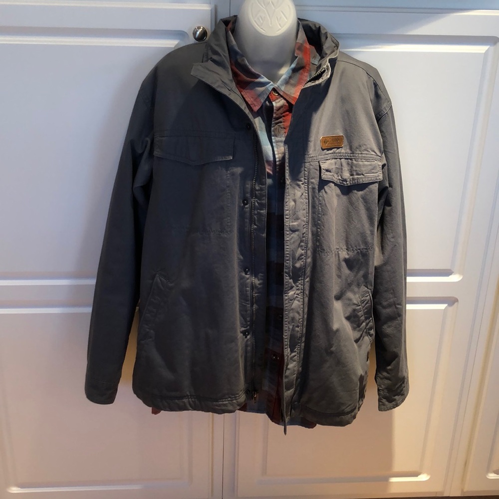 EUC Mens Columbia Shirt jacket. Size L.